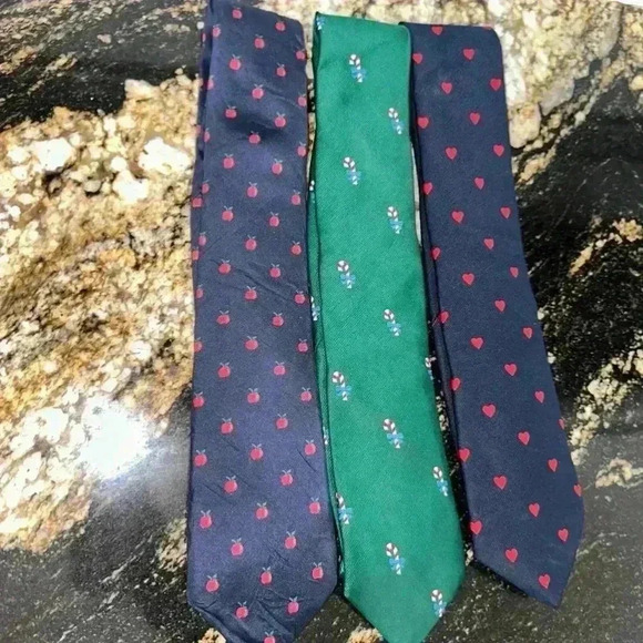 Lot of 3 Assorted Men’s Ties! One Silk, One from the 80s, & one for Christmas! - Picture 2 of 12